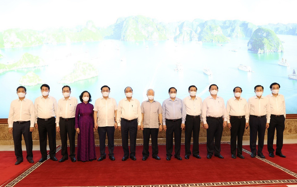  Tổng Bí thư Nguyễn Phú Trọng, Chủ tịch nước Nguyễn Xuân Phúc, Thủ tướng Chính phủ Phạm Minh Chính, Chủ tịch Quốc hội Vương Đình Huệ cùng các vị lãnh đạo Đảng, Nhà nước và các đại biểu dự Phiên họp. (Ảnh: Trí Dũng/TTXVN)