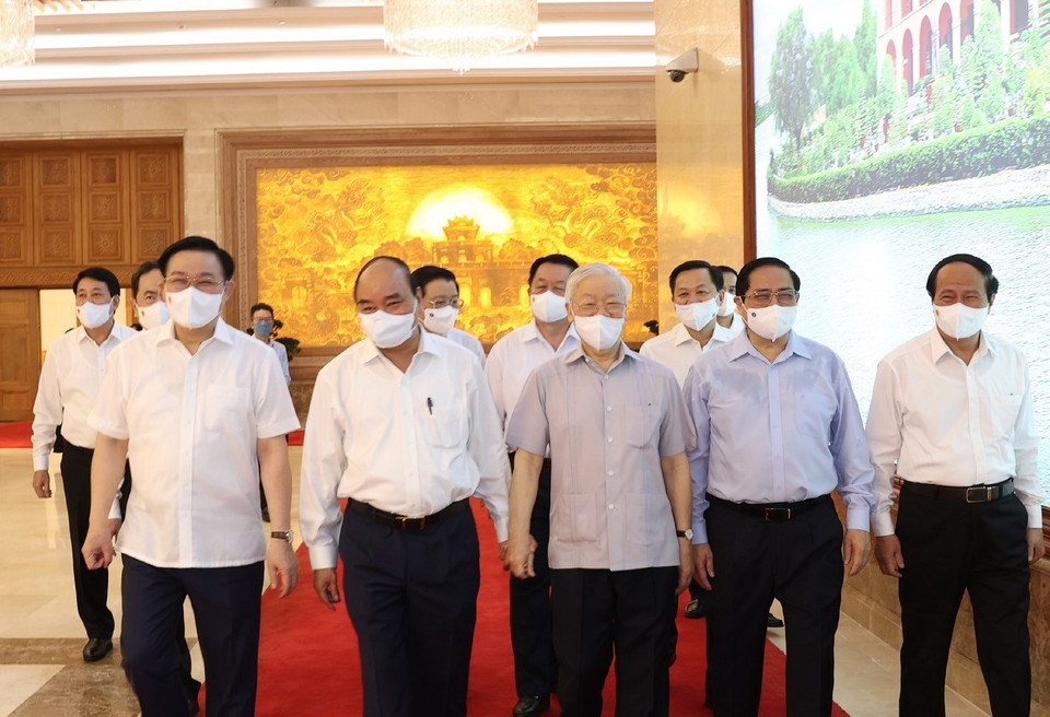  Các vị lãnh đạo Đảng, Nhà nước và các đại biểu dự Phiên họp. (Ảnh: Trí Dũng/TTXVN)