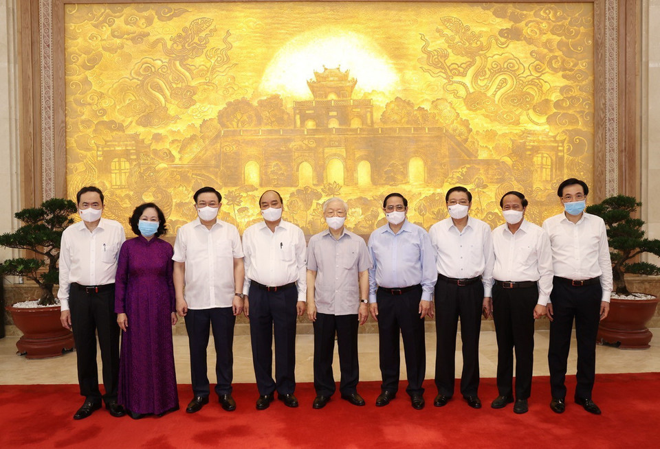  Các vị lãnh đạo Đảng, Nhà nước và các đại biểu dự Phiên họp. (Ảnh: Trí Dũng/TTXVN)