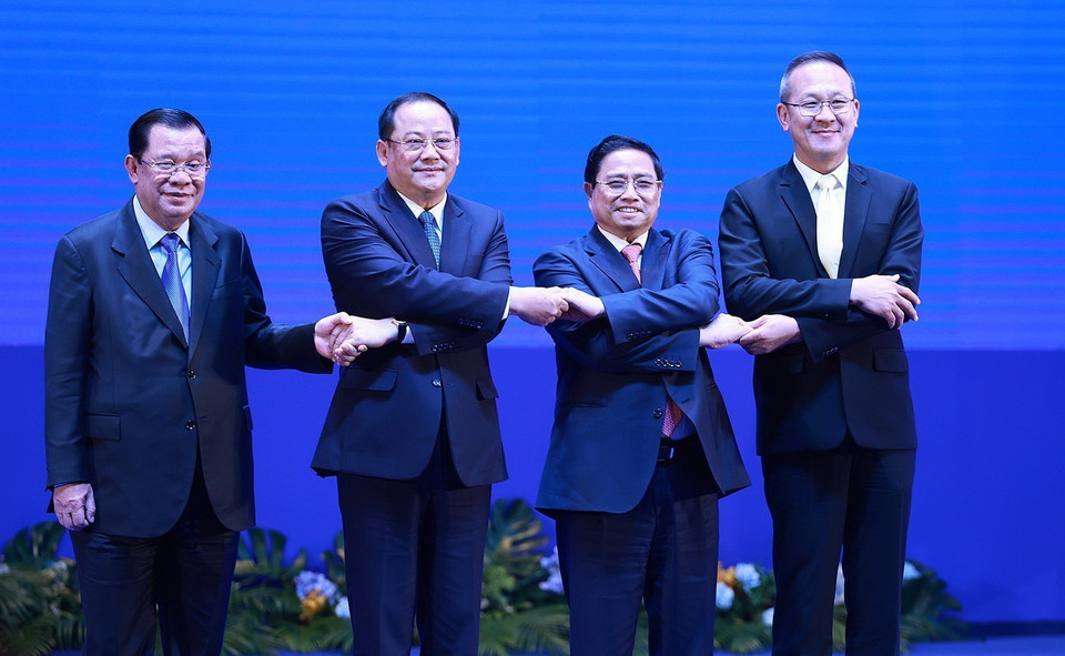 Thủ tướng Phạm Minh Chính, Thủ tướng Campuchia Samdech Hunsen, Thủ tướng Lào Sonexay Siphandone và Tổng Thư ký Văn phòng Tài nguyên nước quốc gia Thái Lan Surasri Kidti Monton chụp ảnh chung. (Ảnh: Dương Giang/TTXVN)