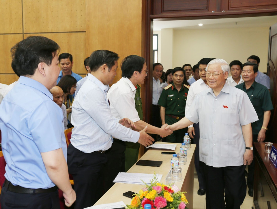 Tổng Bí thư Nguyễn Phú Trọng tiếp xúc cử tri quận Ba Đình, Hoàn Kiếm. (Ảnh: Trí Dũng/TTXVN)