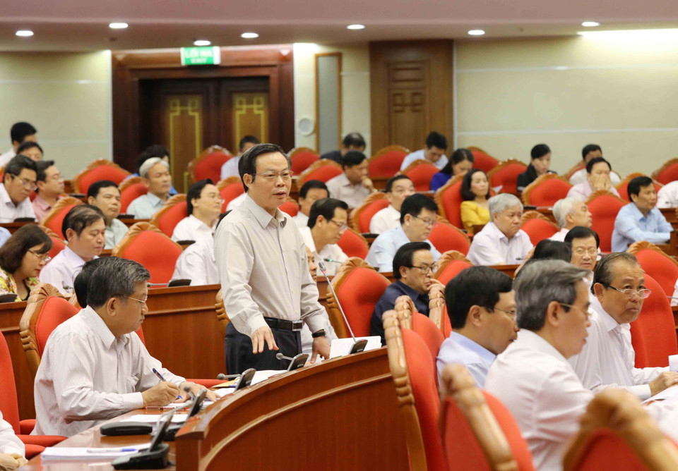 Phó Chủ tịch Quốc hội Phùng Quốc Hiển phát biểu về Đề án Cải cách chính sách bảo hiểm xã hội, chiều 10/5. (Ảnh: Phương Hoa/TTXVN)