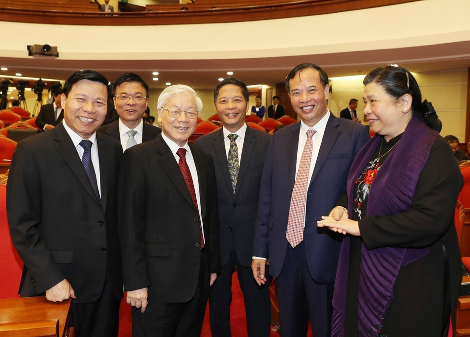 Tổng Bí thư Nguyễn Phú Trọng với các đại biểu dự khai mạc Hội nghị, sáng 7/5. (Ảnh: Trí Dũng/TTXVN)