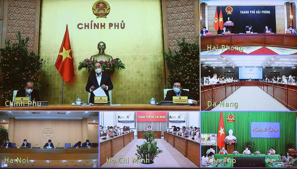 Thủ tướng Nguyễn Xuân Phúc phát biểu tại phiên họp. (Ảnh: Thống Nhất/TTXVN)