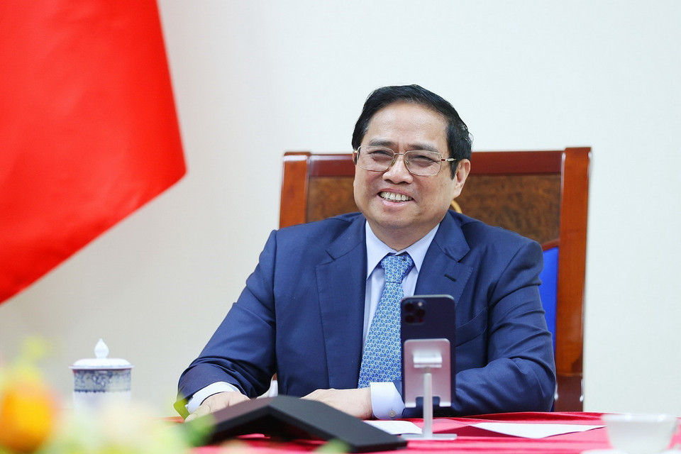  Thủ tướng Phạm Minh Chính điện đàm với Thủ tướng Campuchia Samdech Techo Hun Sen nhân dịp Tết cổ truyền Chol Chnam Thmay của Campuchia. (Ảnh: Dương Giang/TTXVN)