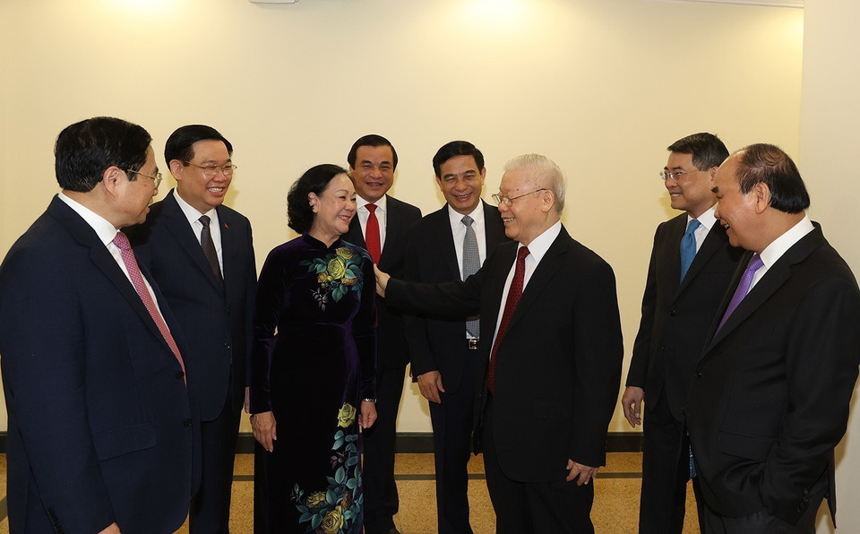  Tổng Bí thư Nguyễn Phú Trọng và các lãnh đạo Đảng, Nhà nước cùng các đại biểu dự bế mạc Hội nghị. (Ảnh: Trí Dũng/TTXVN)