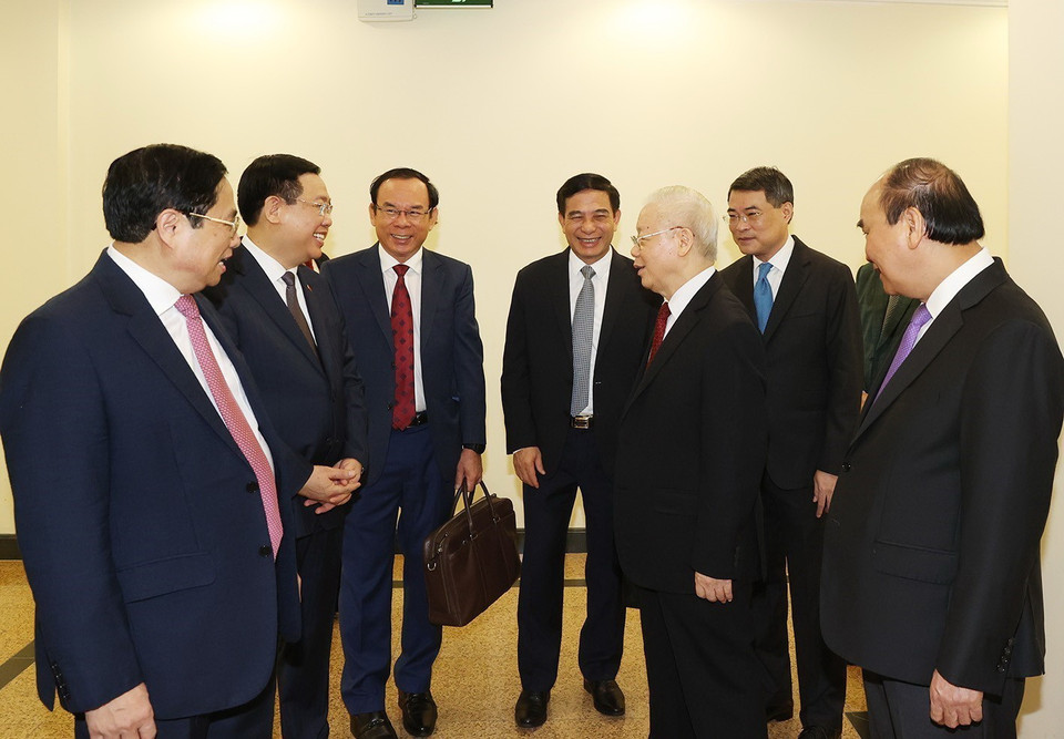  Tổng Bí thư Nguyễn Phú Trọng và các vị lãnh đạo Đảng, Nhà nước cùng các đại biểu dự bế mạc. (Ảnh: Trí Dũng/TTXVN)