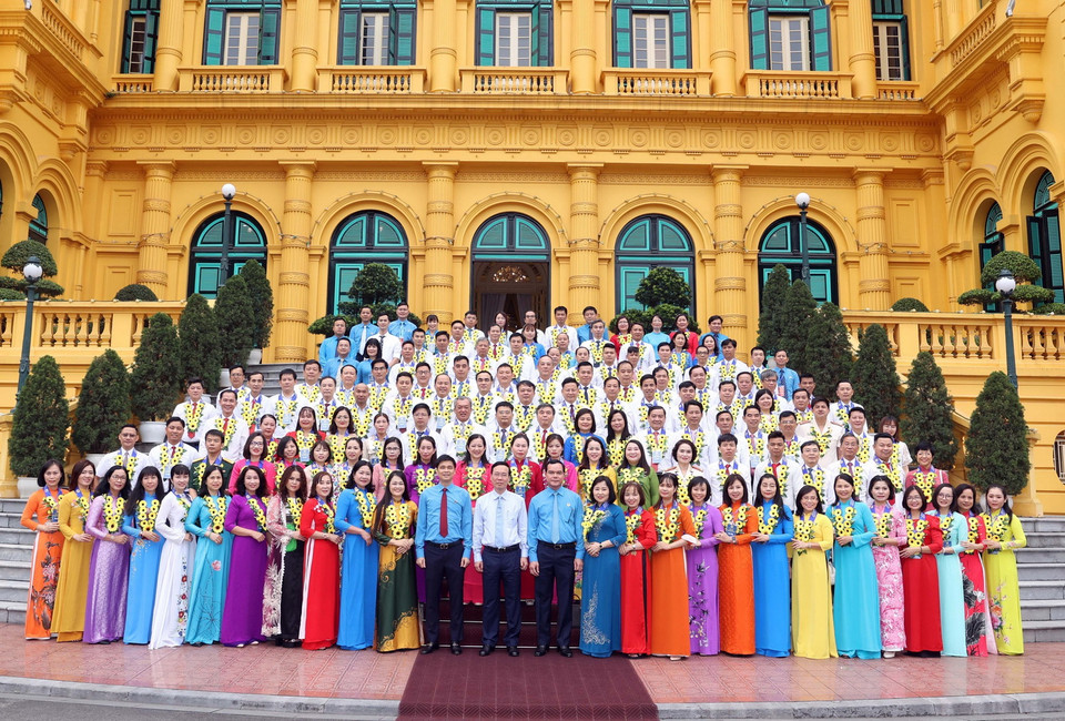 Chủ tịch nước Võ Văn Thưởng và các đại biểu. (Ảnh: Thống Nhất/TTXVN)