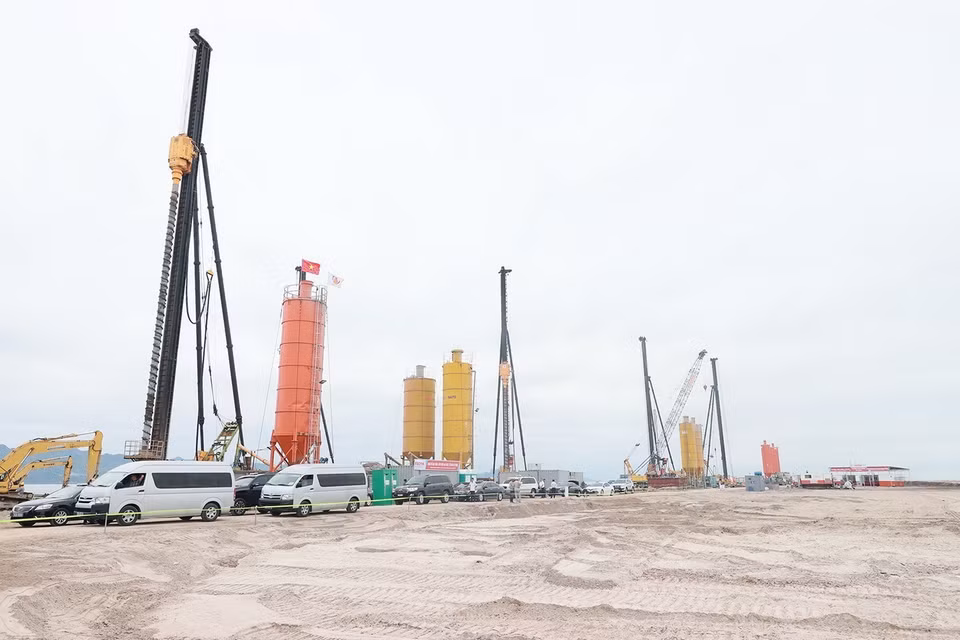  Bến cảng số 5, 6 Cảng cửa ngõ Quốc tế Hải Phòng đang triển khai thi công. Ảnh: Dương Giang-TTXVN 