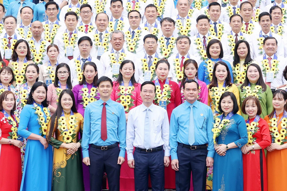 Chủ tịch nước Võ Văn Thưởng và các đại biểu. (Ảnh: Thống Nhất/TTXVN)