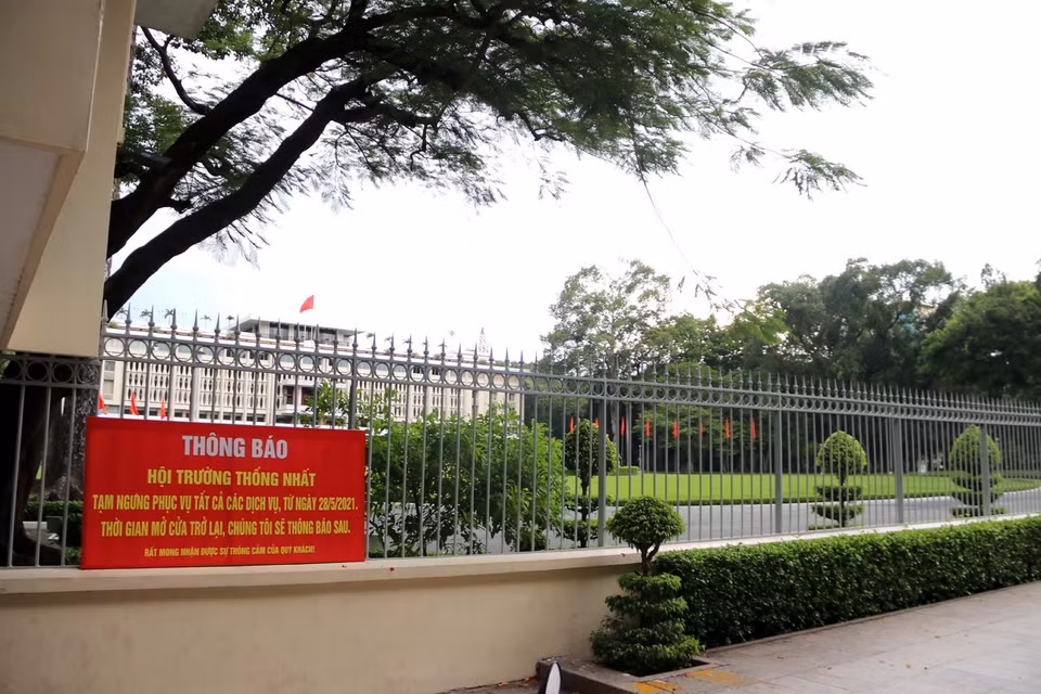 Nhiều điểm tham quan, vui chơi giải trí khu vực trung tâm Thành phố tiếp tục đóng cửa để phòng, chống dịch COVID-19. (Ảnh: Thanh Vũ/TTXVN)