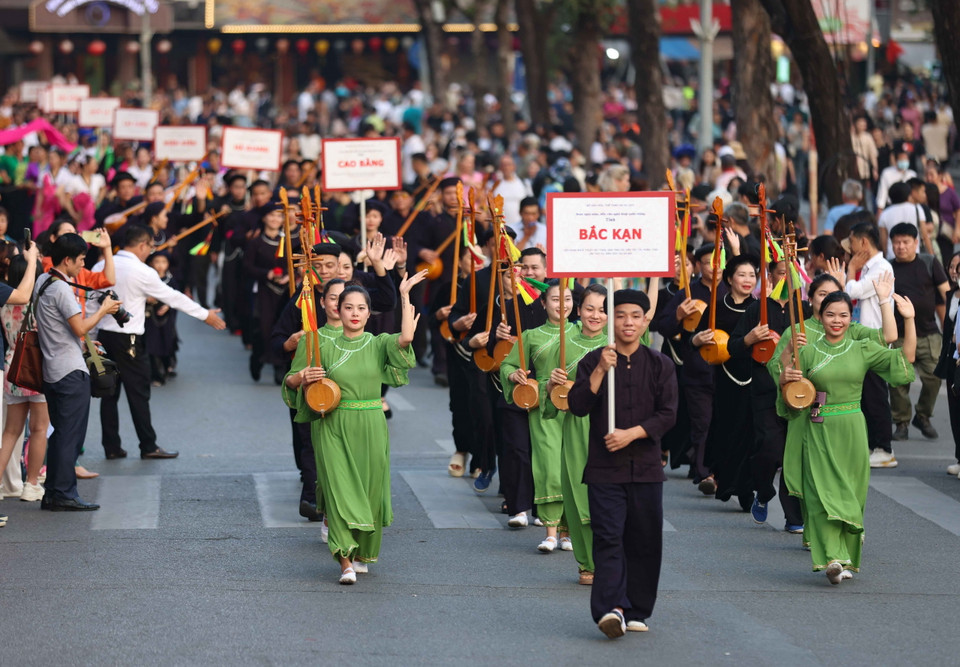 Đây là sự kiện văn hóa quan trọng nhằm bảo tồn và phát huy giá trị nghệ thuật đặc sắc của các dân tộc Tày, Nùng, Thái.... (Ảnh: Thanh Tùng/TTXVN)