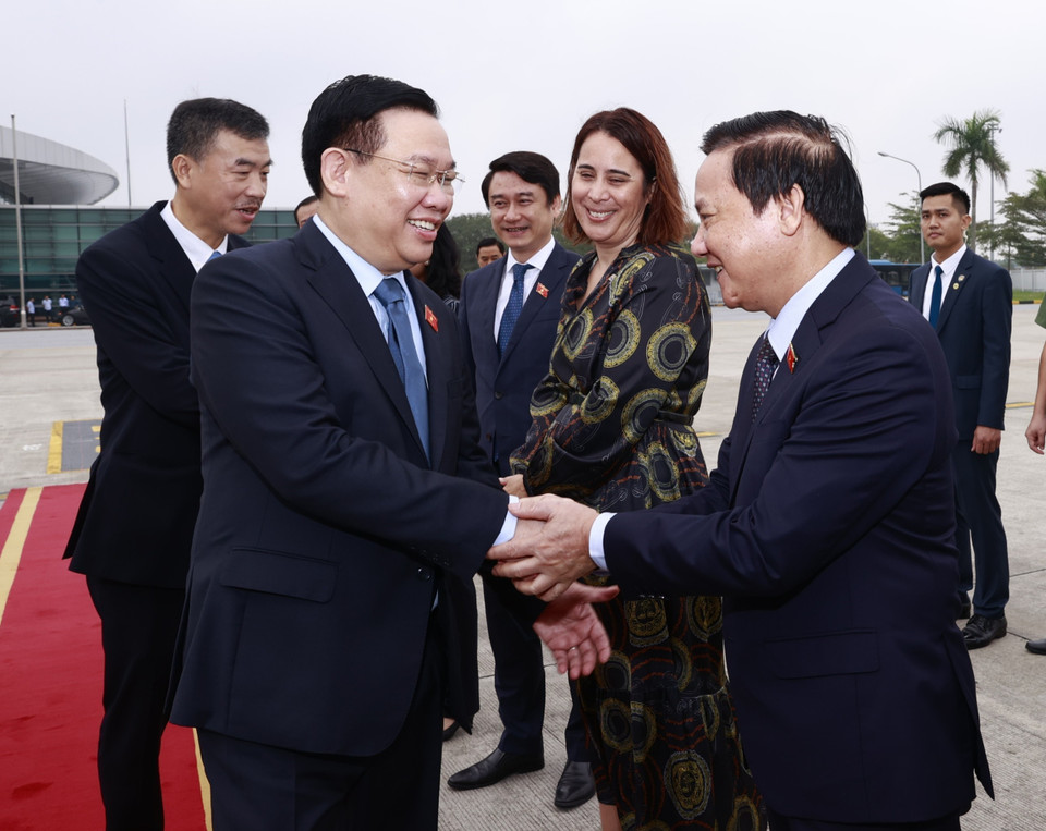 Chủ tịch Quốc hội Vương Đình Huệ dẫn đầu Đoàn đại biểu cấp cao Quốc hội Việt Nam lên đường thăm chính thức Australia và New Zealand từ ngày 30/11-6/12. (Ảnh: Doãn Tấn/TTXVN)