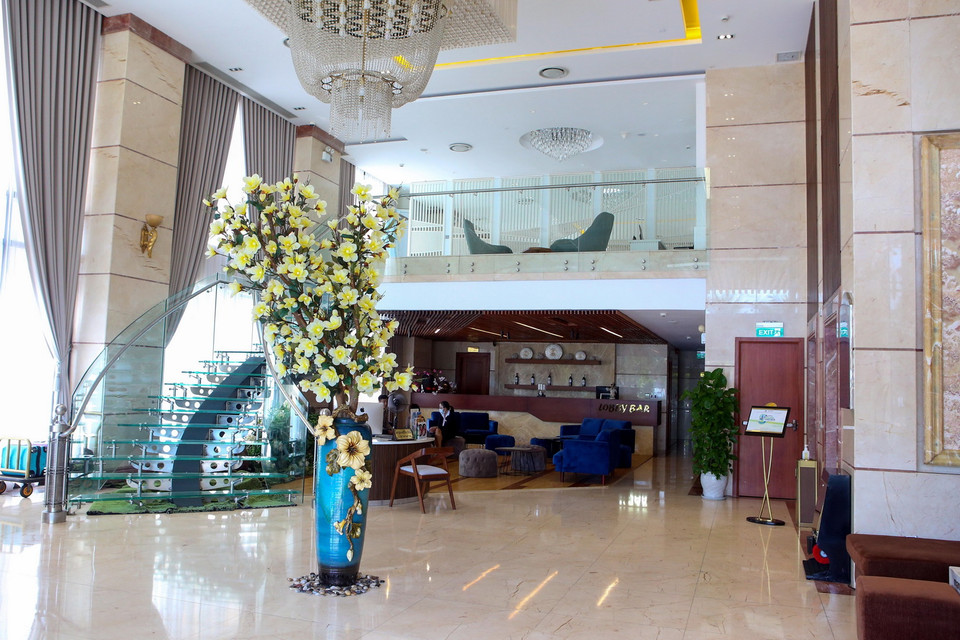 Khách sạn Mandila trên đường Võ Nguyên Giáp, thành phố Đà Nẵng được sửa chữa, trang hoàng lại thật đẹp để sẵn sàng đón khách du lịch trở lại trong điều kiện bình thường mới. (Ảnh: Trần Lê Lâm/TTXVN)