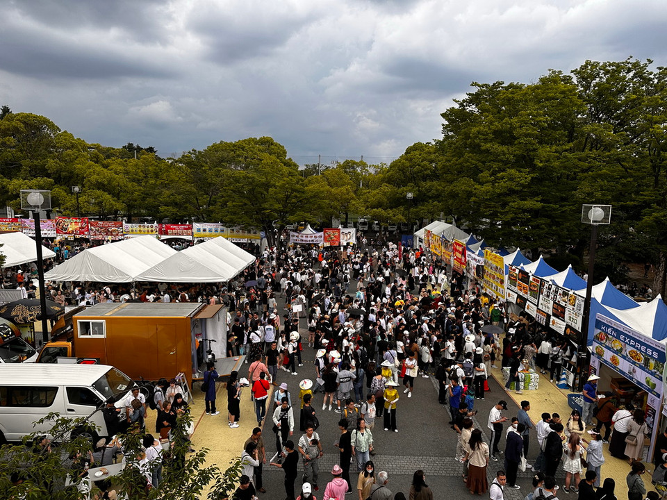 Lễ hội Việt Nam tại Công viên Yoyogi đã trở thành một sự kiện văn hóa lớn tại Tokyo, thu hút hàng trăm nghìn lượt khách trong hai ngày diễn ra lễ hội 1-2/6. (Ảnh: Nguyễn Tuyến/Vietnam+)
