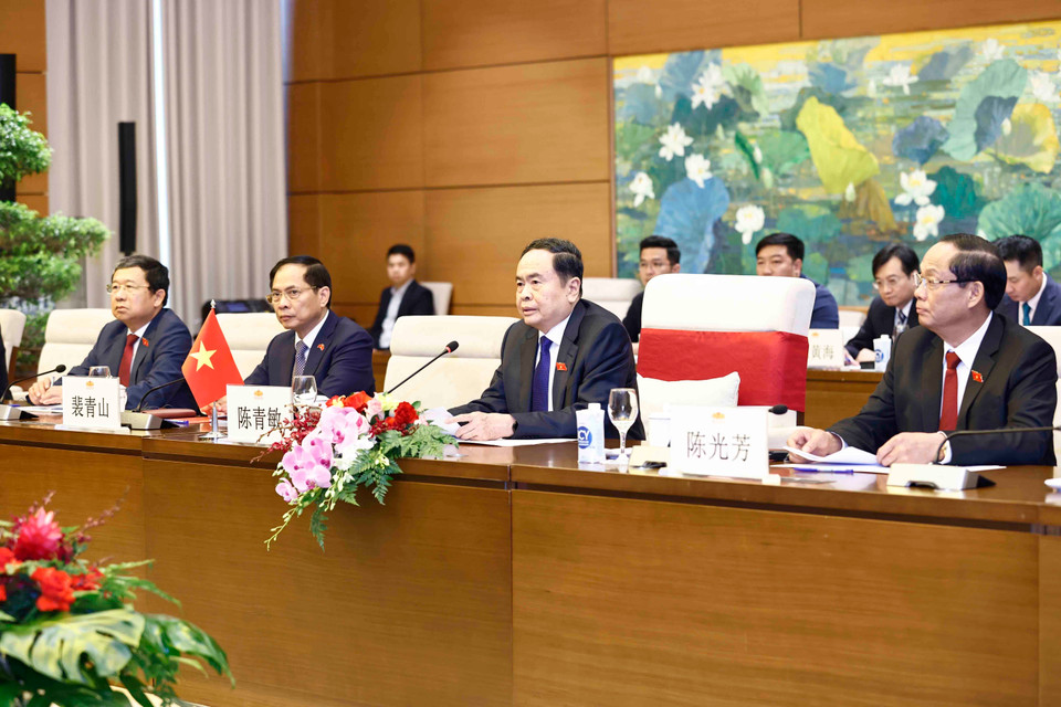 Chủ tịch Quốc hội Trần Thanh Mẫn phát biểu tại cuộc hội kiến Thủ tướng Trung Quốc Lý Cường. (Ảnh: Doãn Tấn/TTXVN)