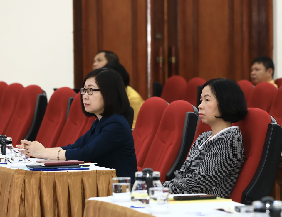 Bà Vũ Việt Trang, Ủy viên Ban Chấp hành Đảng bộ Khối, Bí thư Đảng ủy, Tổng Giám đốc TTXVN, và Phó Tổng Giám đốc Đoàn Thị Tuyết Nhung dự hội nghị. (Ảnh: Hoàng Hiếu/TTXVN)