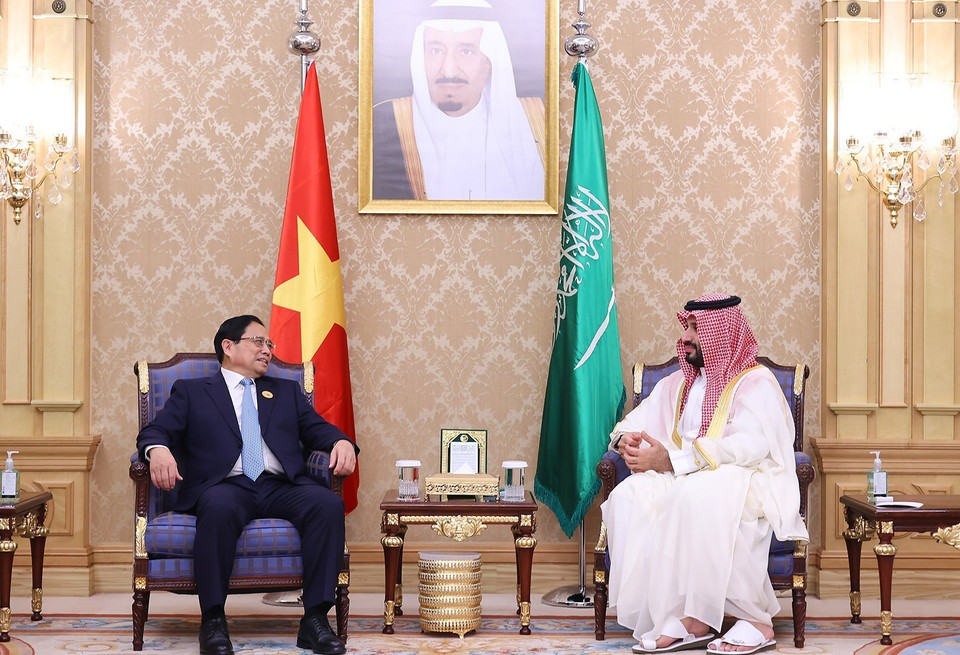 Thủ tướng Phạm Minh Chính gặp Thủ tướng, Thái tử Saudi Arabia Mohammad bin Salman. (Ảnh: Dương Giang/TTXVN)