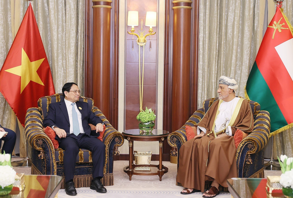 Thủ tướng Phạm Minh Chính gặp Phó Thủ tướng Vương quốc Hồi giáo Oman Sayyid Shihab. (Ảnh: Dương Giang/TTXVN)