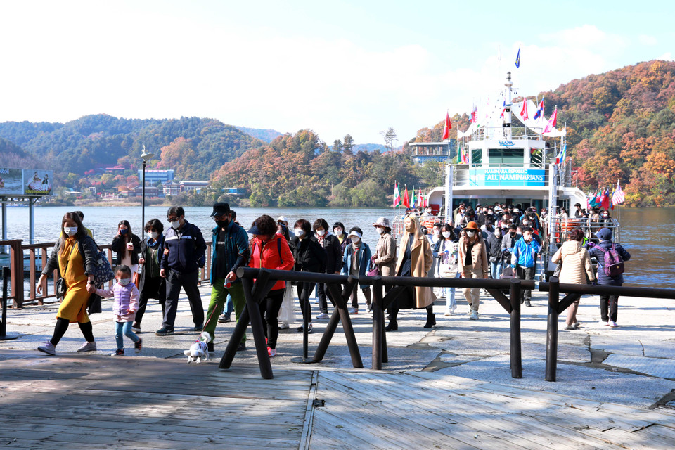 Mùa thu là thời điểm thu hút nhiều du khách đến đây nhất. (Ảnh: Anh Nguyên/Vietnam+)