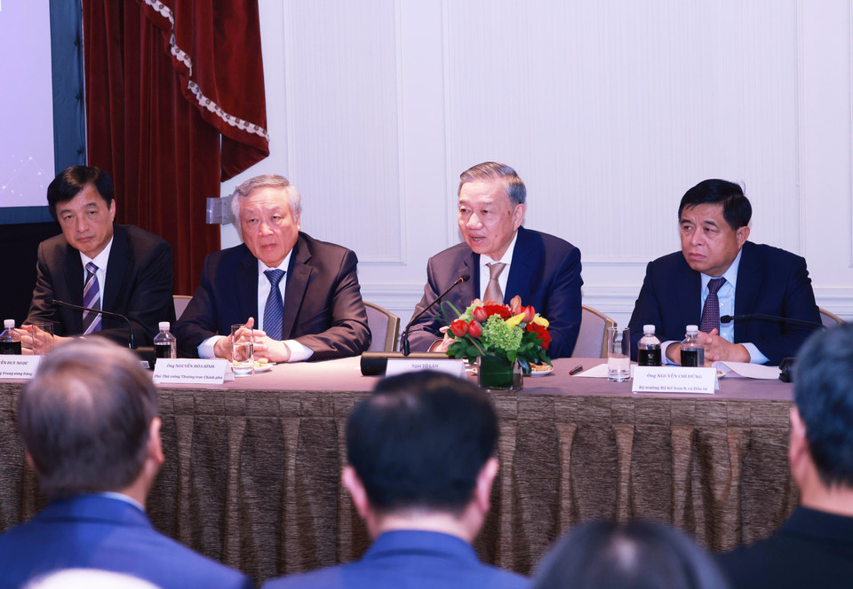 Trong chương trình dự Đại hội đồng Liên hợp quốc khóa 79 và làm việc tại Hoa Kỳ, chiều 23/9 (giờ địa phương), tại thành phố New York, Tổng Bí thư, Chủ tịch nước Tô Lâm gặp đại diện Mạng lưới đổi mới sáng tạo. (Ảnh: Lâm Khánh/TTXVN)