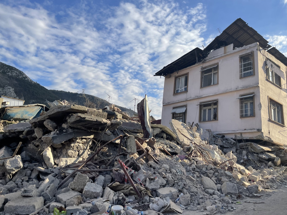 Cảnh tan hoang sau động đất tại Hatay. (Ảnh: Hải Linh/TTXVN)