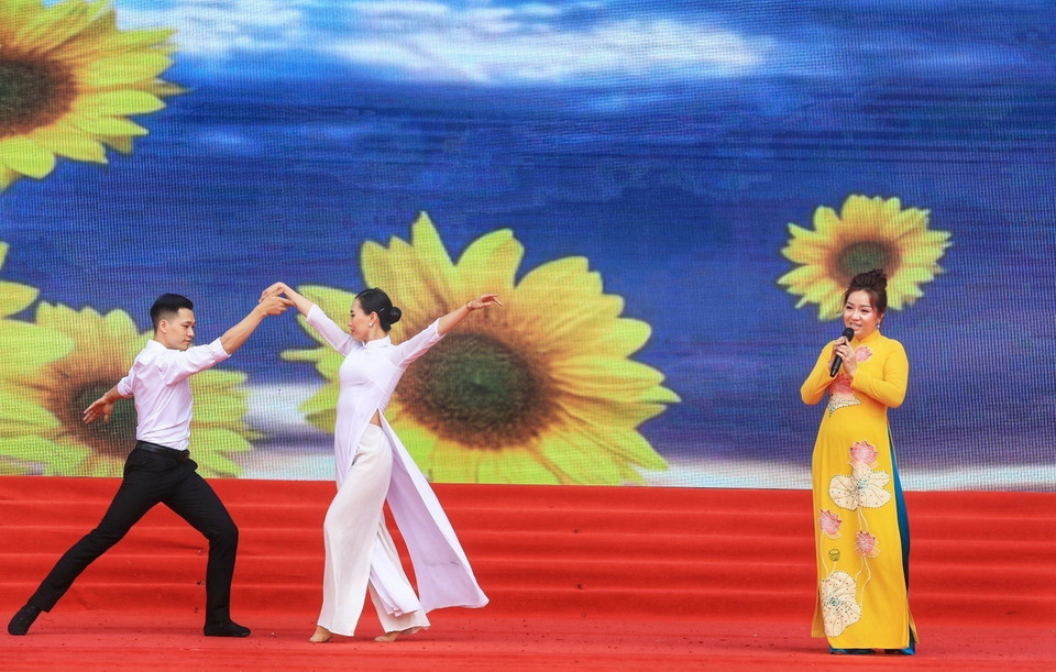  Tiết mục văn nghệ chào mừng lễ bế mạc. (Ảnh: Tuấn Đức/TTXVN)