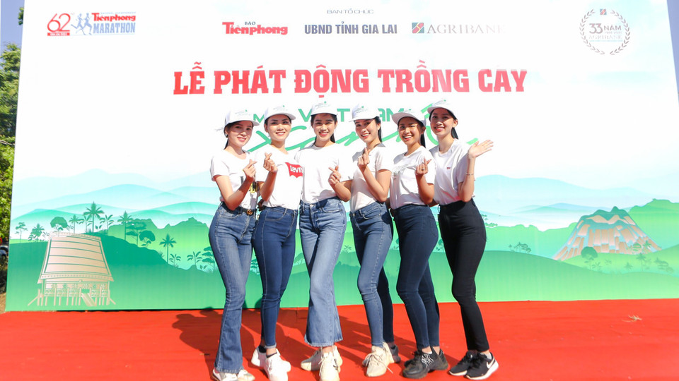 Là những người có sức ảnh hưởng đối với cộng đồng, sự tham gia của các hoa hậu và á hậu góp phần lan toả tinh thần và trách nhiệm trong việc bảo vệ môi trường. (Ảnh: Lâm Phan/Vietnam+)