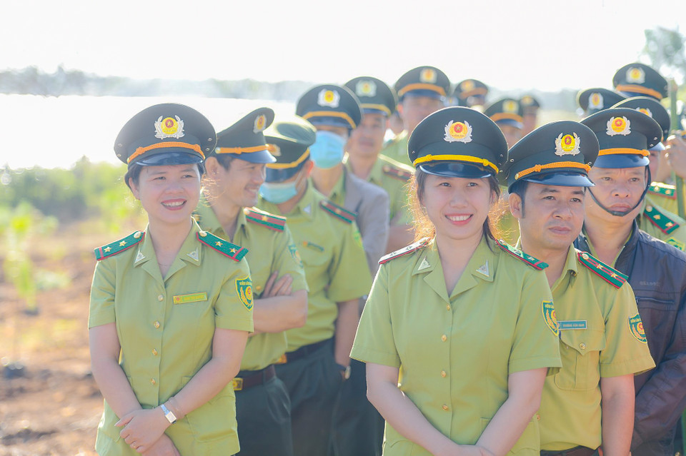 Sự góp mặt của các đoàn viên thanh niên đến từ chi cục Kiểm lâm tỉnh Gia Lai. (Ảnh: Hoàng Đạt/Vietnam+)