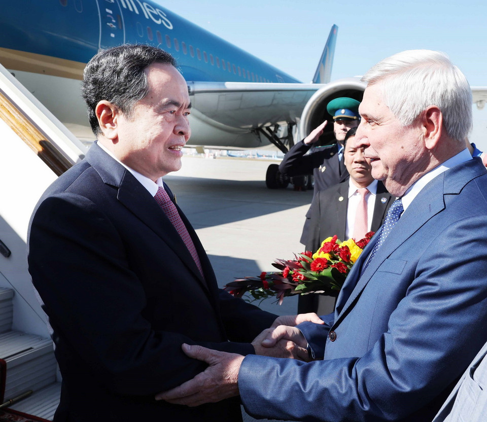 Lễ đón Chủ tịch Quốc hội Trần Thanh Mẫn tại Sân bay quốc tế Vnukovo, Thủ đô Moskva. (Ảnh: Thống Nhất/TTXVN)