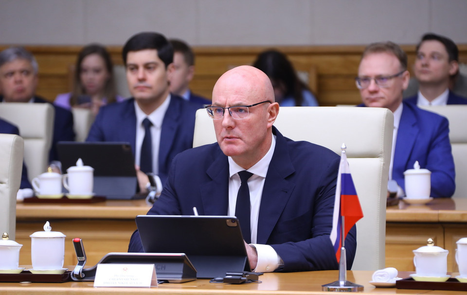 Phó Thủ tướng Nga Dmitry Chernyshenko tại khóa họp. (Ảnh: Văn Điệp/TTXVN)