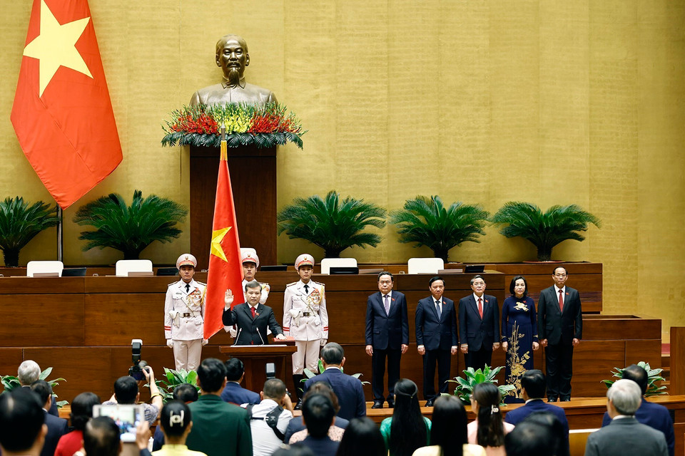 Chánh án Tòa án Nhân dân tối cao Lê Minh Trí tuyên thệ nhậm chức. (Ảnh: Dương Giang/TTXVN)