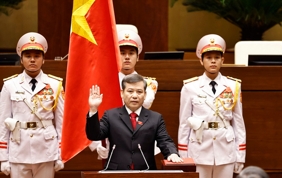 Chánh án Tòa án Nhân dân tối cao Lê Minh Trí tuyên thệ nhậm chức. (Ảnh: Dương Giang/TTXVN)