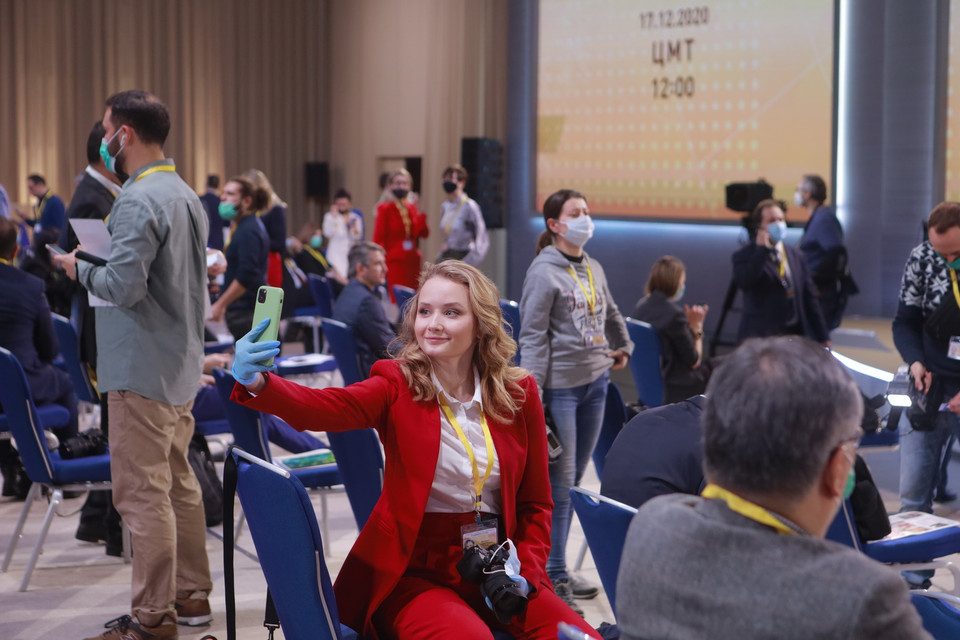 Đông đảo phóng viên Nga và quốc tế tập trung tại Phòng họp báo ở Trung tâm Thương mại quốc tế Moskva. (Ảnh: Trần Hiếu/Vietnam+)