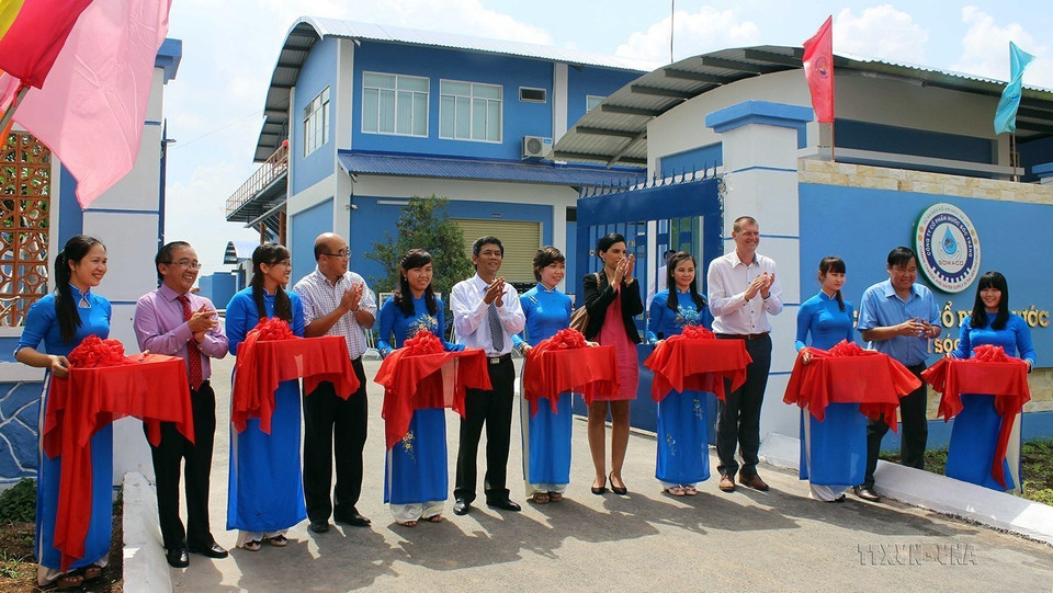 Khánh thành Nhà máy nước mặt An Nghiệp, được đầu tư xây dựng theo công nghệ Perfector (Hà Lan) - công trình thuộc Dự án “Biến đổi khí hậu và cấp nước ở khu vực Đồng bằng sông Cửu Long” do Công ty cổ phần Nước Sóc Trăng vận hành, bảo dưỡng có vốn cổ phần từ nguồn tài trợ của Chính phủ Hà Lan. (Ảnh: Trung Hiếu/TTXVN)