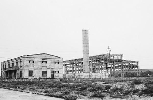 Việt Trì là khu công nghiệp đầu tiên của Việt Nam, được khởi công xây dựng năm 1957, khánh thành năm 1962, bao gồm các nhà máy sản xuất giấy, chè, bột ngọt… (Ảnh: Tư liệu TTXVN)