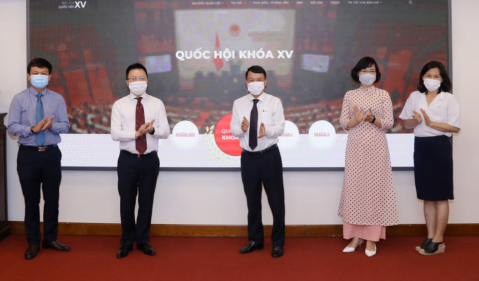 Lãnh đạo TTXVN khai trương trang thông tin đặc biệt về bầu cử đại biểu Quốc hội và đại biểu Hội đồng Nhân dân các cấp. (Ảnh: Văn Điệp/TTXVN)