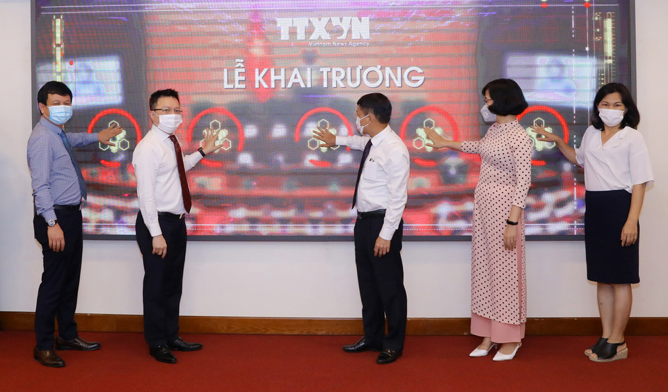 Lãnh đạo TTXVN khai trương trang thông tin đặc biệt về bầu cử đại biểu Quốc hội và đại biểu Hội đồng Nhân dân các cấp. (Ảnh: Văn Điệp/TTXVN)