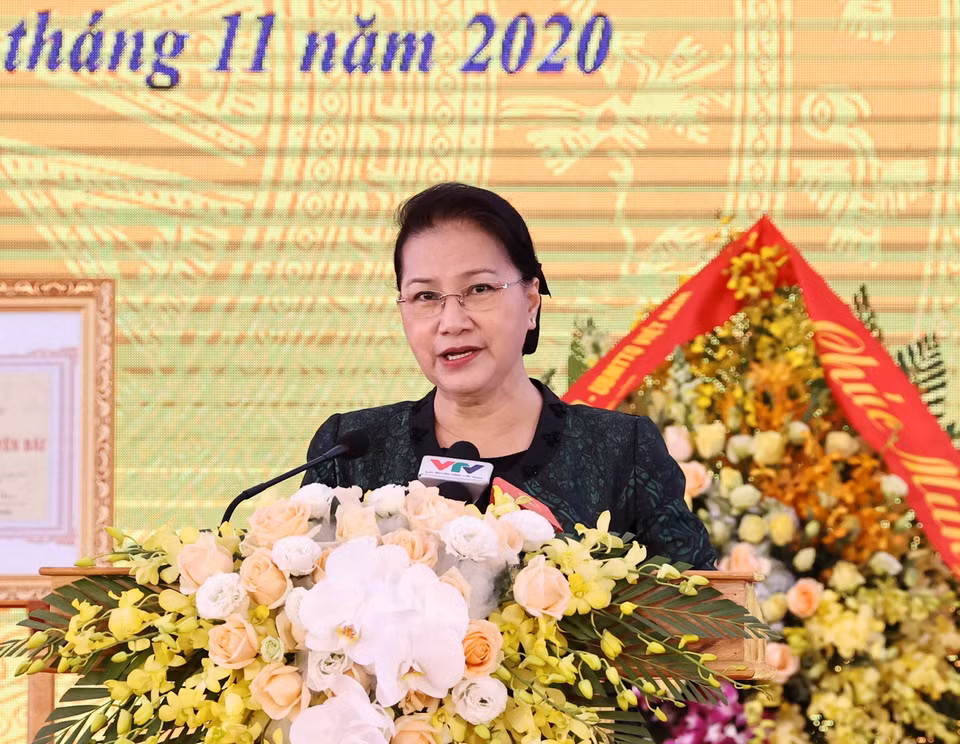  Chủ tịch Quốc hội Nguyễn Thị Kim Ngân phát biểu tại buổi lễ Ngày hội Đại đoàn kết toàn dân tộc tỉnh. (Ảnh: Trọng Đức/TTXVN)