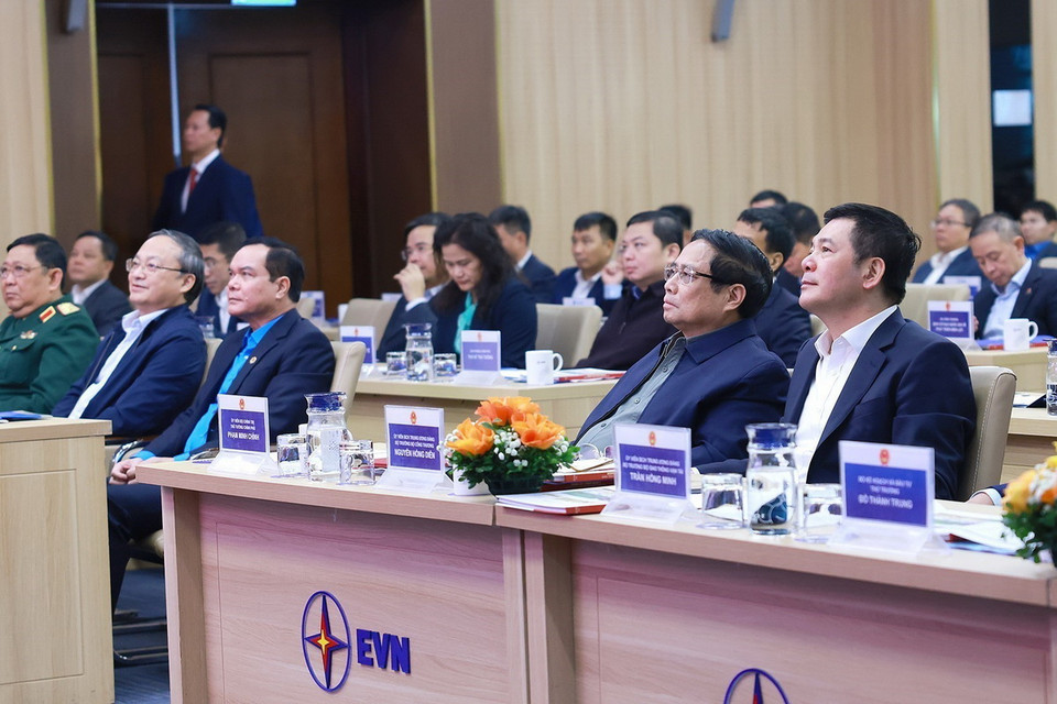 Thủ tướng Phạm Minh Chính dự Hội nghị tổng kết dự án đường dây 500kV mạch 3 từ Quảng Trạch đến Phố Nối. (Ảnh: Dương Giang/TTXVN)