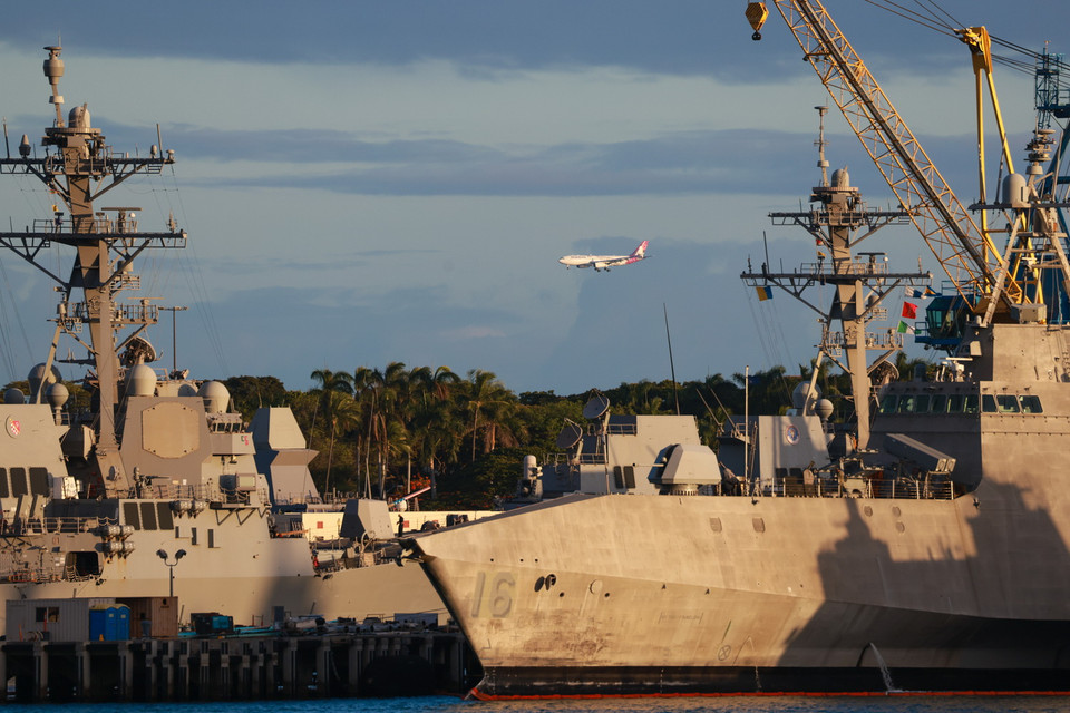 Các tàu và máy bay tham gia cuộc tập trận. (Ảnh: Ngô Trần Hải An/Vietnam+)