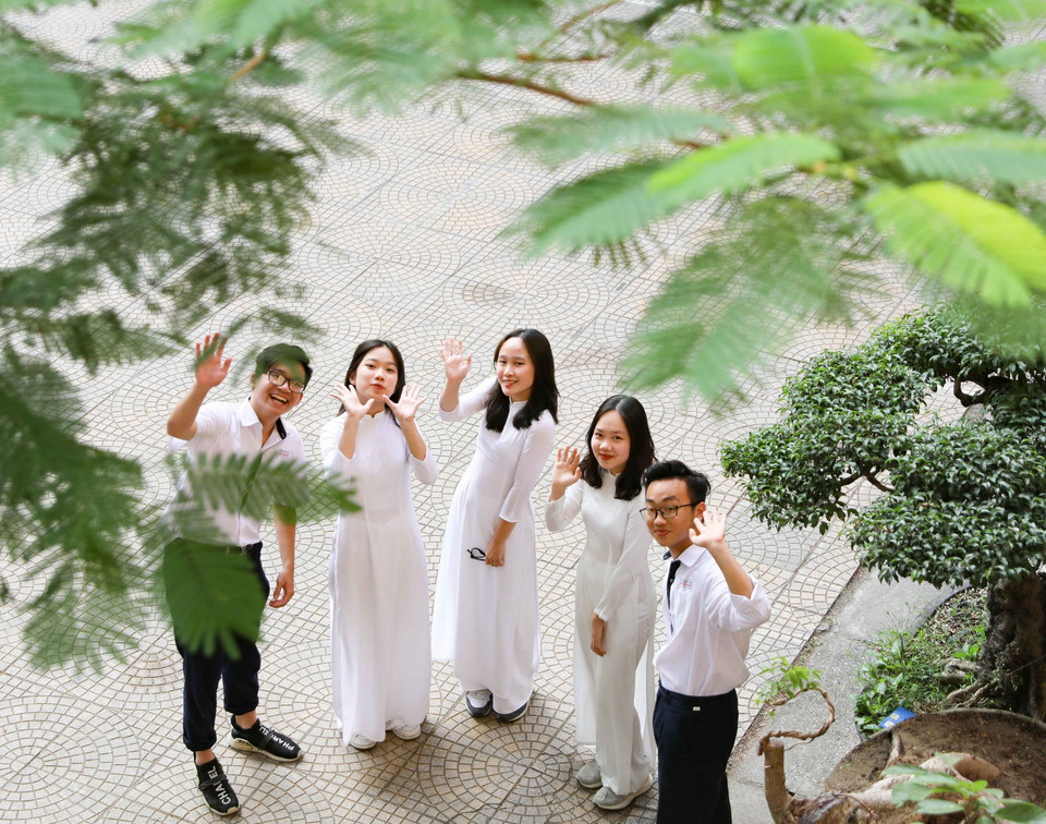 Học sinh trường THPT Trần Phú-Hoàn Kiếm hôm nay không chỉ học tốt mà còn tạo được dấu ấn riêng giữa các bạn cùng trang lứa. (Ảnh: Thanh Tùng/TTXVN)