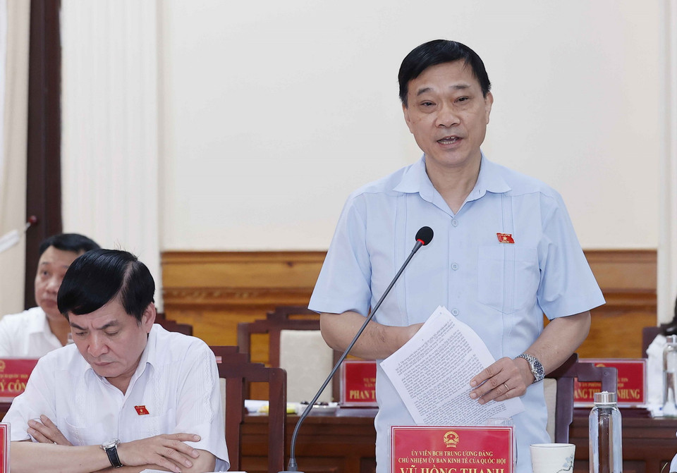 Chủ nhiệm Ủy ban Kinh tế của Quốc hội Vũ Hồng Thanh phát biểu. (Ảnh: Doãn Tấn/TTXVN)