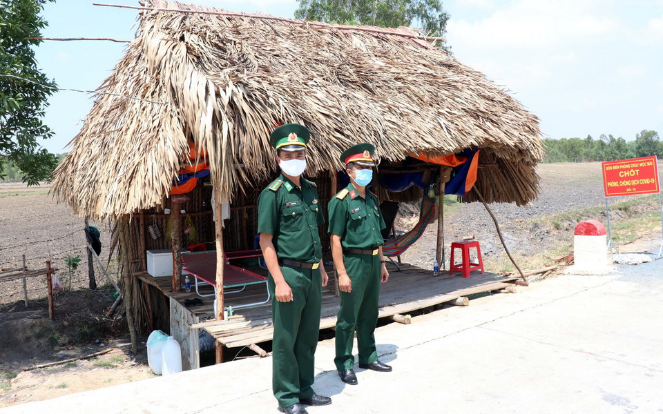  Chốt kiểm dịch số 9 Đồn Biên phòng Cửa khẩu Quốc tế Mộc Bài, Tây Ninh vừa được dựng lên nhờ sự hỗ trợ của chính quyền huyện Bến Cầu. (Ảnh: Xuân Khu/TTXVN)