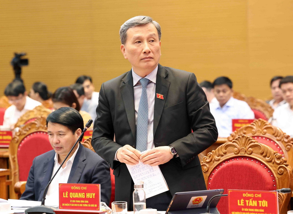 Ông Lê Quang Huy, Chủ nhiệm Ủy ban Khoa học công nghệ và Môi trường của Quốc hội phát biểu. (Ảnh: Nhan Sáng/TTXVN)