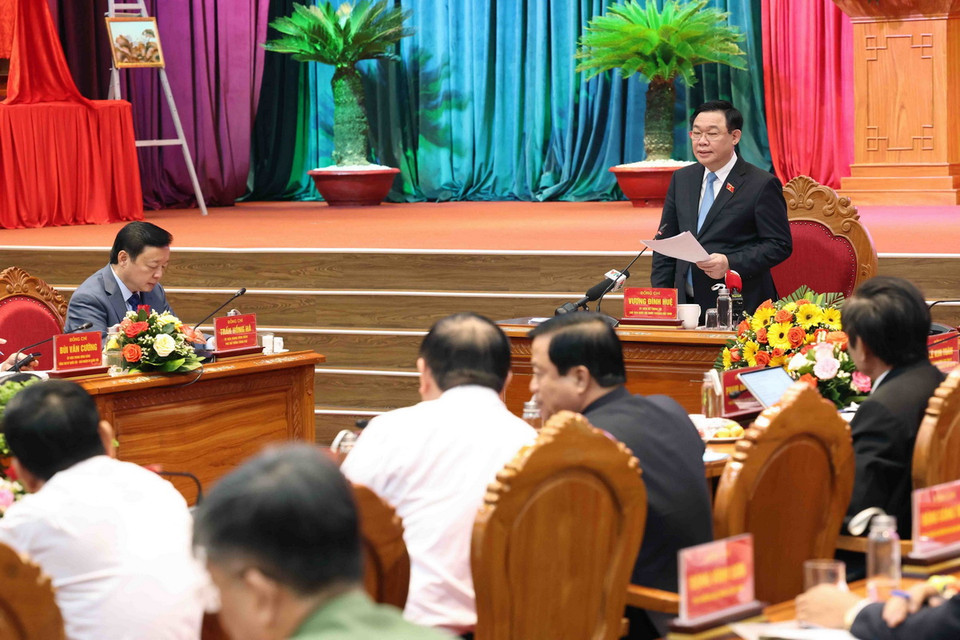 Chủ tịch Quốc hội Vương Đình Huệ phát biểu kết luận buổi làm viêc. (Ảnh: Nhan Sáng/TTXVN)