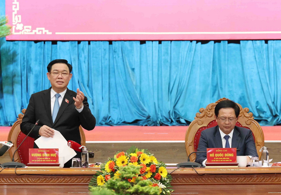 Chủ tịch Quốc hội Vương Đình Huệ phát biểu kết luận buổi làm viêc. (Ảnh: Nhan Sáng/TTXVN)