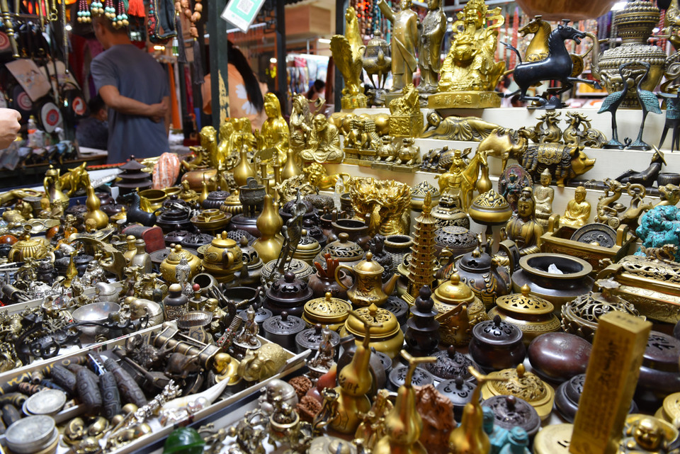 Chợ đêm Đôn Hoàng. (Ảnh: Lê Mạnh Cường/TTXVN)