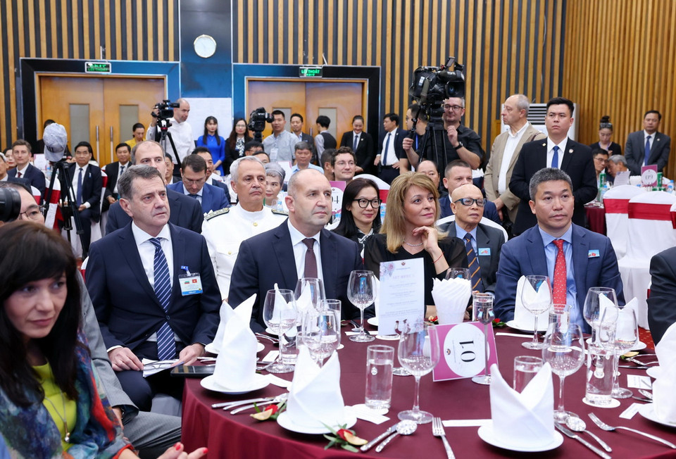 Tổng thống Bulgaria Rumen Radev và Phu nhân tại buổi gặp mặt. (Ảnh: Phạm Kiên/TTXVN)