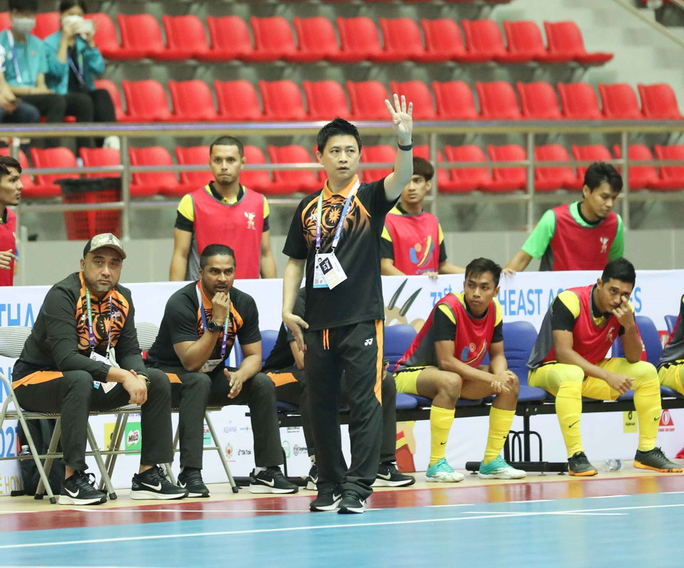 HLV trưởng đội tuyển Futsal Malaysia Chiew Chun Yong. (Ảnh: Thanh Tùng/TTXVN)